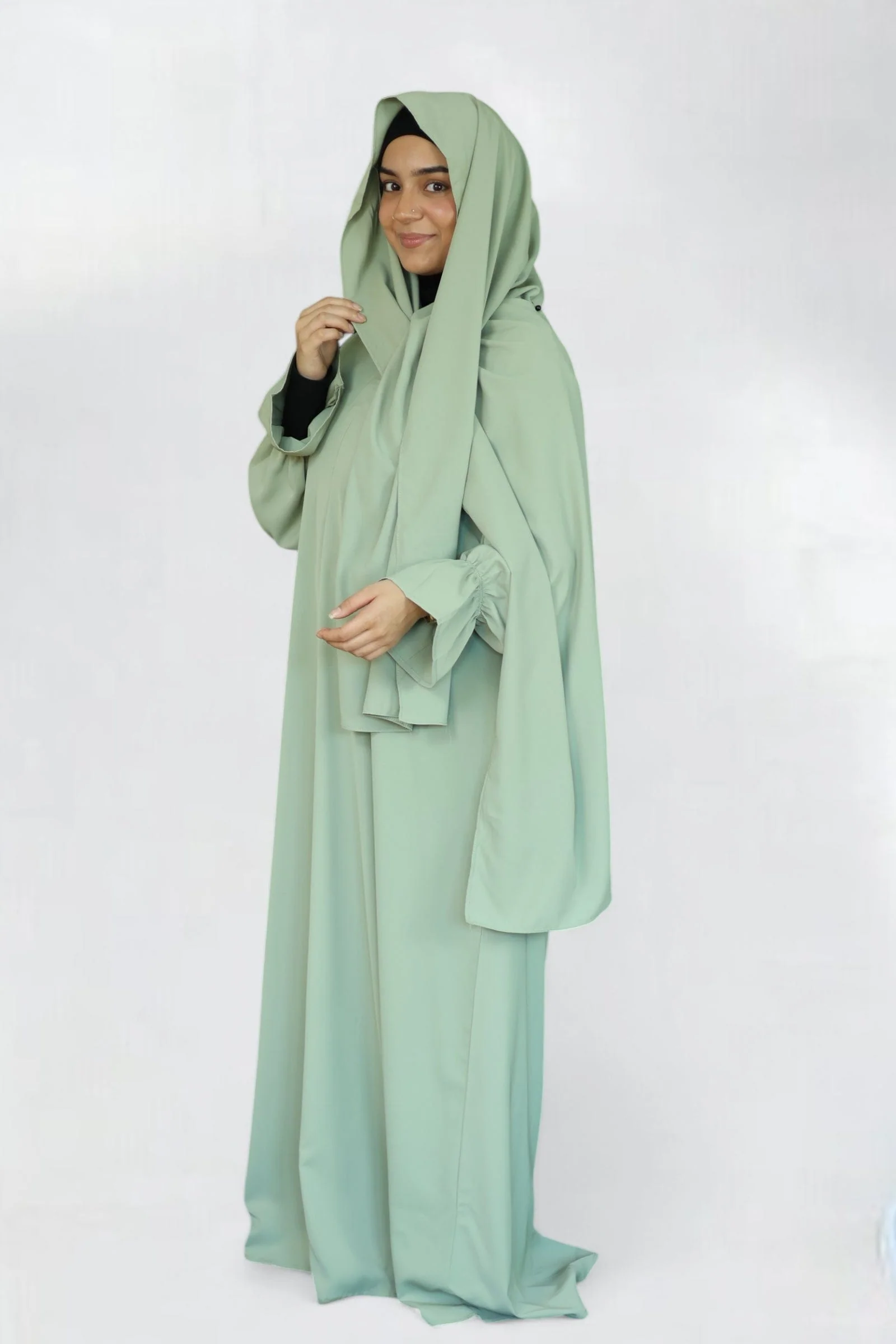 Meena Nidha Abaya (Leaf)