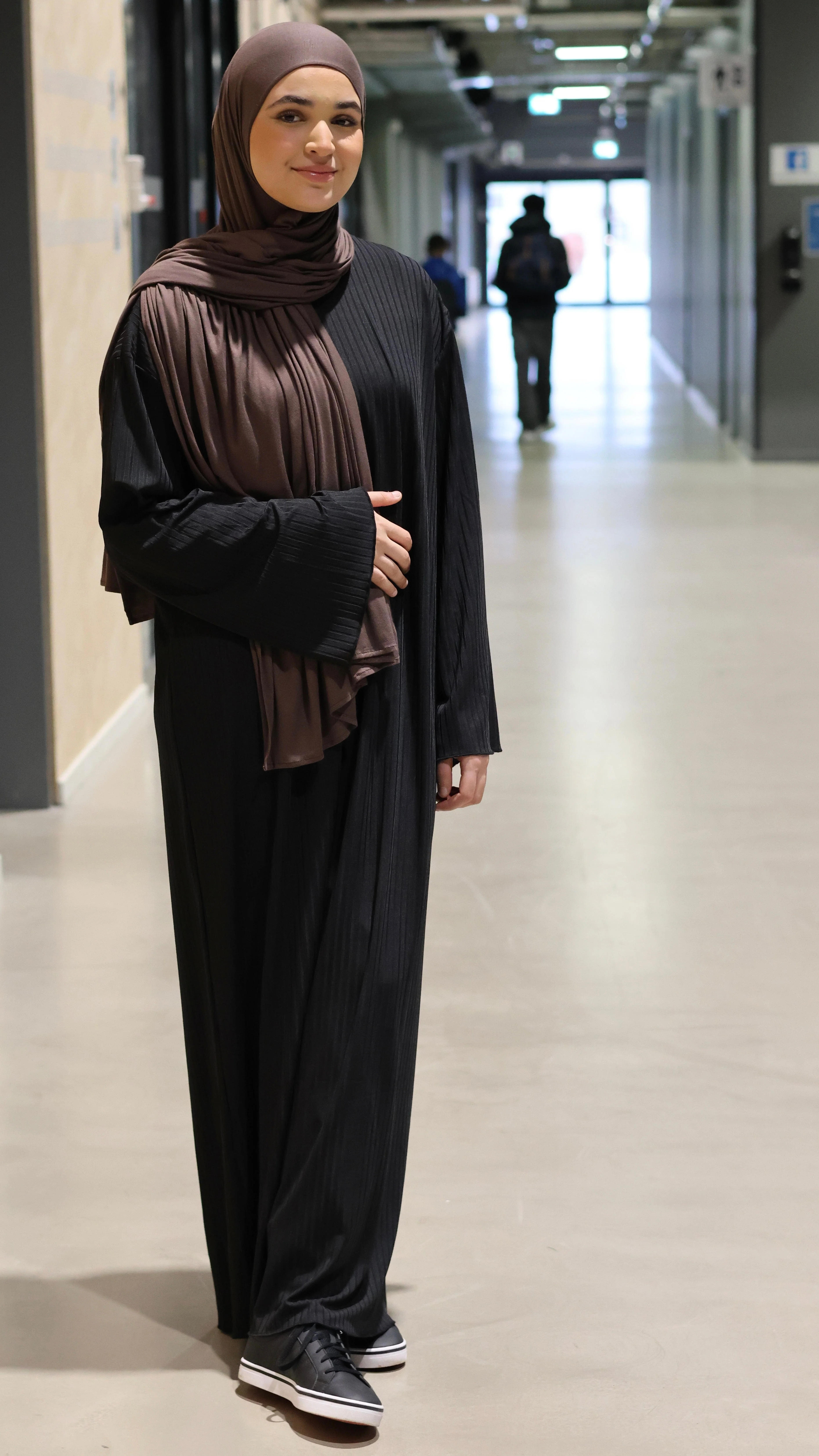 Unika Ripped Abaya (Sort) - Image 9